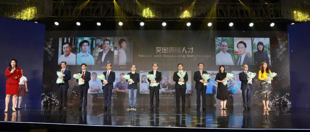 用一朵棉花扭转世界，德赢VWIN董事长李建全获龙华“凸起贡献人才”奖